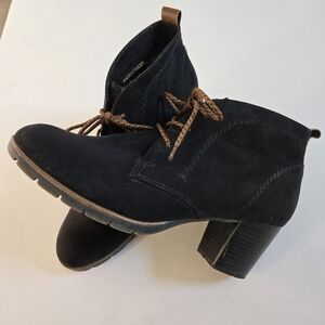 Marco Tozzi black faux suede lace up heeled booties collegiate preppy sz 40